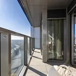 Bnb Eurovea Tower Retreat