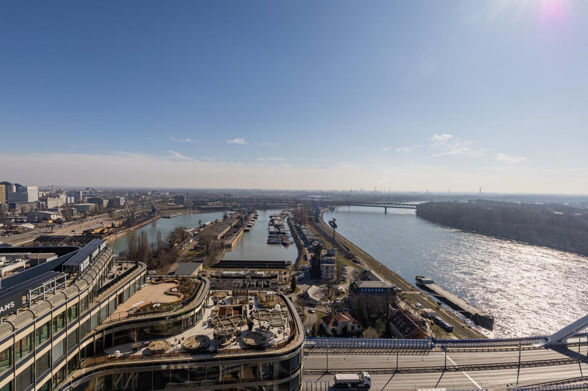 Eurovea Tower Retreat *