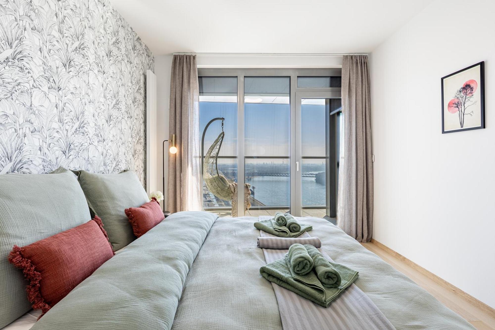Eurovea Tower Retreat *